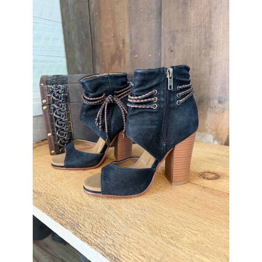 Groove Austin Black Open Toe Block Heel Sandals Size 6.5 Boho Western Heels
